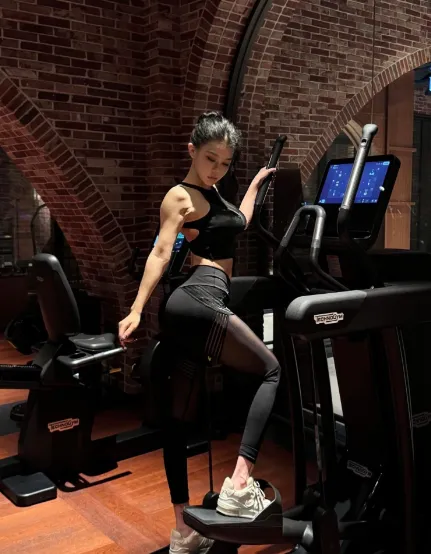 杨澜、王力宏推荐！21天健身轻食计划，每天8分钟快速见效