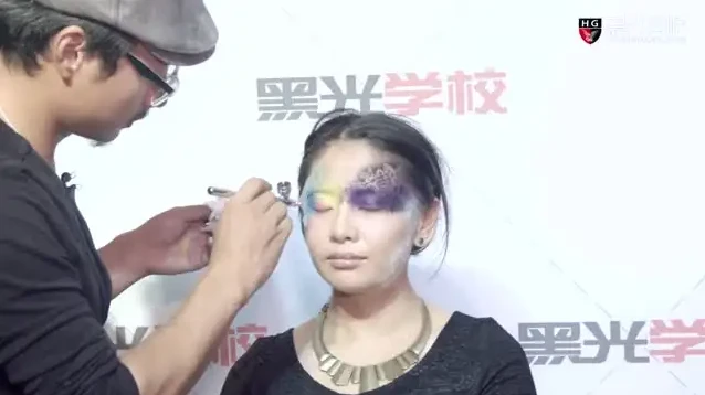 李泽亲授:5 课时快速掌握喷枪化妆技巧课程