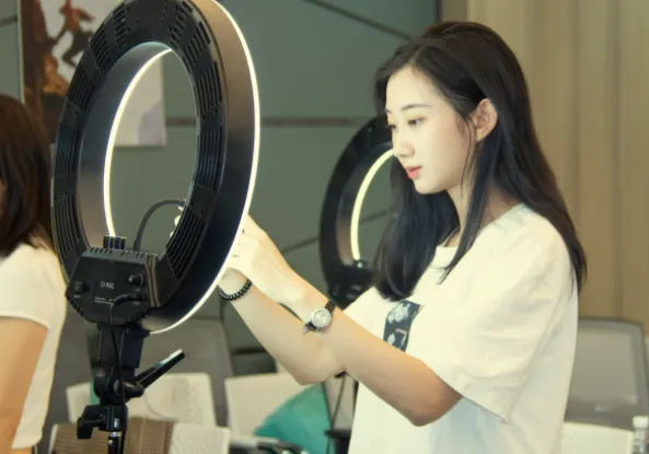 《新人主播成长实战课》：20节核心课程助力主播快速成长