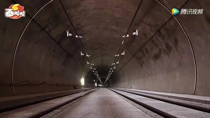 画啦啦5 - 7岁儿童创意美术课：36节趣味绘画手工课程