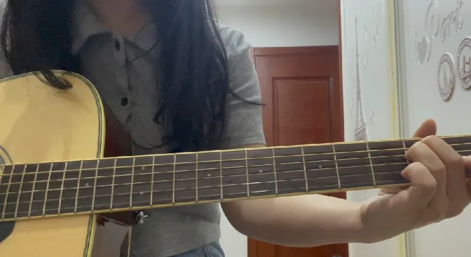 《吉他系统教程：从小白到大神》