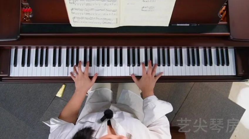 刘梦娇带你学弹《巴赫初级钢琴曲集》：高清教学与原版琴谱相伴