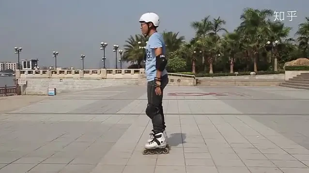 零基础轮滑速成：18节视频掌握滑行与技巧