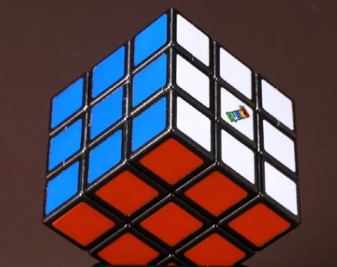 魔方教程大全：从入门到精通，覆盖各阶魔方与高级技巧