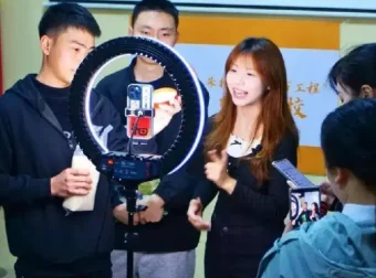 普通人直播创业课程：提升沟通逻辑与直播间留人能力