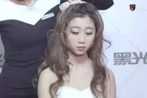 韩式编发新娘造型13课：时尚编发与化妆技巧
