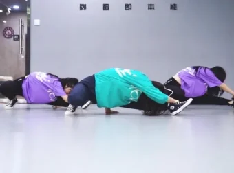 零基础爵士舞99课：从入门到成品舞