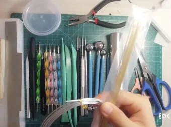 超轻黏土从入门到精通：手办萌食场景浮雕全教程