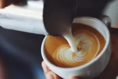 专业咖啡师教学：咖啡设备与花式咖啡制作课程