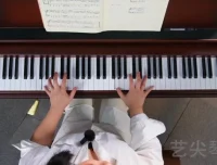 刘梦娇带你学弹《巴赫初级钢琴曲集》：高清教学与原版琴谱相伴