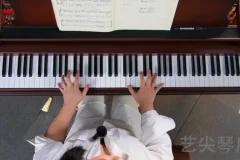 刘梦娇带你学弹《巴赫初级钢琴曲集》：高清教学与原版琴谱相伴