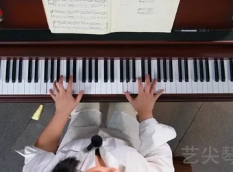 刘梦娇带你学弹《巴赫初级钢琴曲集》：高清教学与原版琴谱相伴