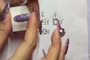 美甲全攻略：从基础到高级的详细教程