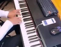 继伟流行钢琴即兴伴奏课：12课时掌握实用和弦技巧